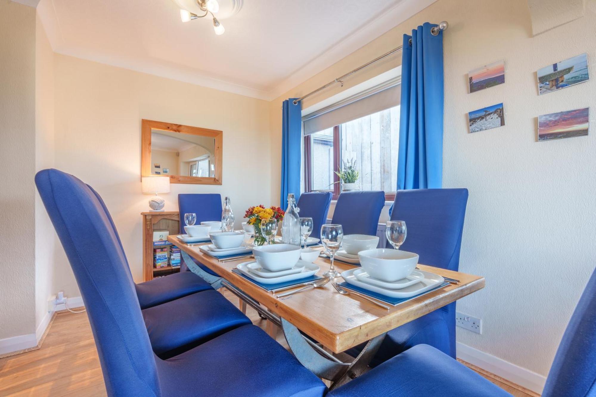 Offa'S Lodge Family Home Quiet Area With Sea Views Престатин Екстериор снимка